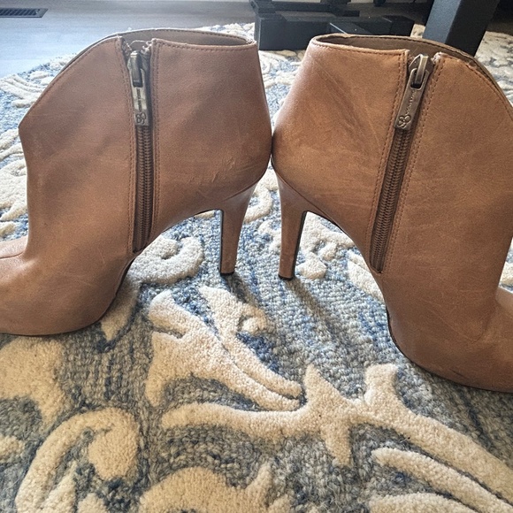Jessica Simpson Tan Booties Size 10 - Picture 3 of 4